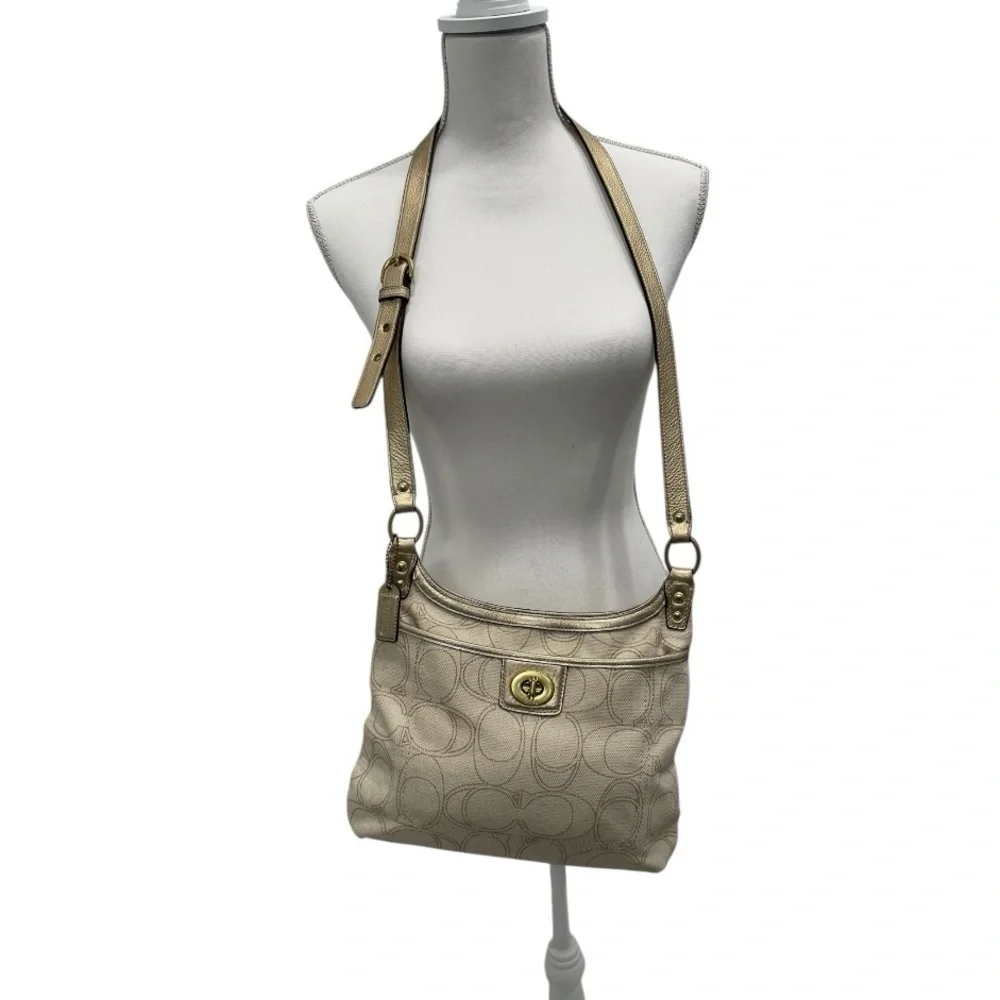 Coach Vintage Penelope Signature Crossbody Bag F19260 Linen Gold Metallic Y2K